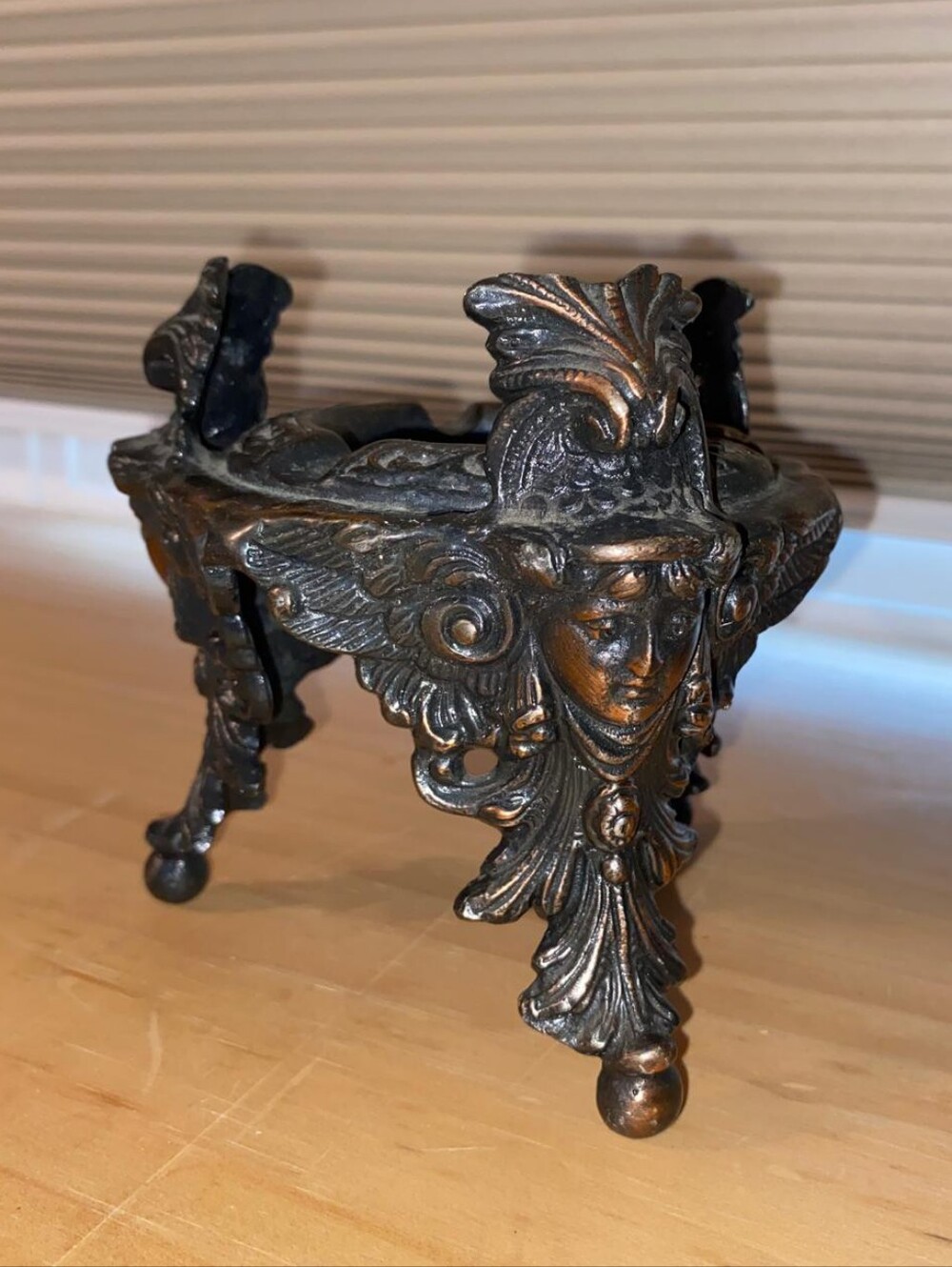 Vintage Ashtray Art Nouveau Antique Ornate Bronze-Tone Figural Detail